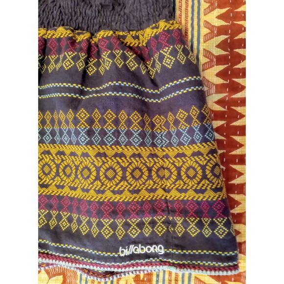 VTG Billabong Junior’s Multi-Color Aztec Print Mini Skirt Elastic Waist SZ M - Picture 3 of 6
